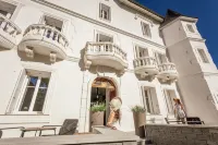 Château Autignac - Bed & Breakfasts