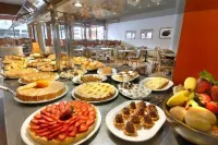 Golden Beach Resort & Spa - breakfast