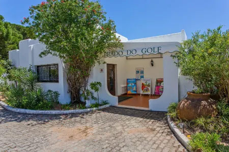 Prado do Golf Отели рядом с достопримечательностью «Praia da Quarteira»