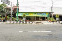 RedDoorz Syariah @ Sakinah Guesthouse فنادق في سراغين