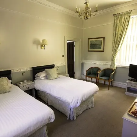 Shaw Hill Hotel Golf and Country Club