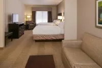Holiday Inn Express & Suites Sikeston