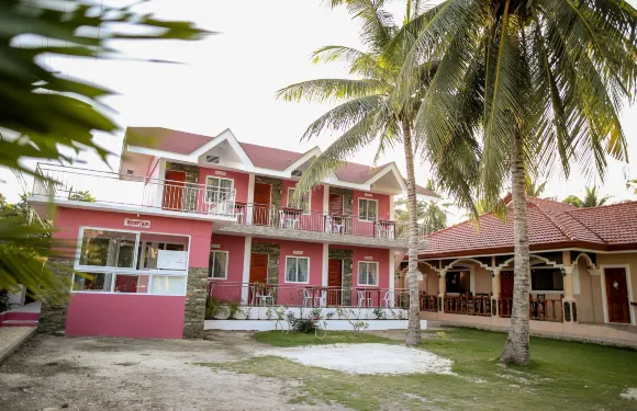 魯茲敏BH粉色小屋旅館