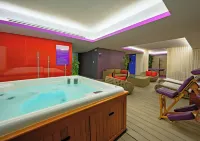 Las Suites Campos Eliseos - Scenic