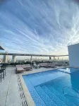 Dazzler by Wyndham Asuncion - piscina