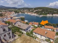 Apartments and Room Caric