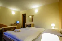 Hotel Boboty - Kolam Renang