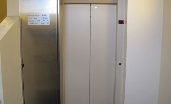 Churchill Two Bedroom Apartments with Free Parking and the Minster View