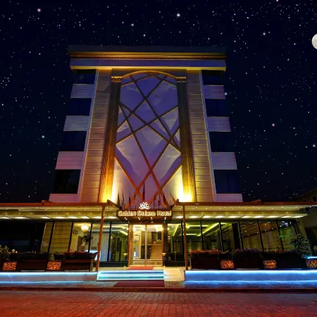 Golden Deluxe Hotel Отели рядом с достопримечательностью «Мечеть Улу»