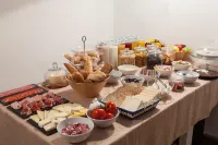 Bed in Girona - breakfast