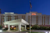 Hampton Inn & Suites Alexandria Old Town Area South Hotels in Belle Haven