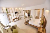 Queen Elegant Suites - Infinity Pools