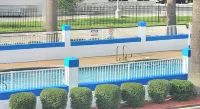 Days Inn by Wyndham Baytown Garth Road I10 East - Pools