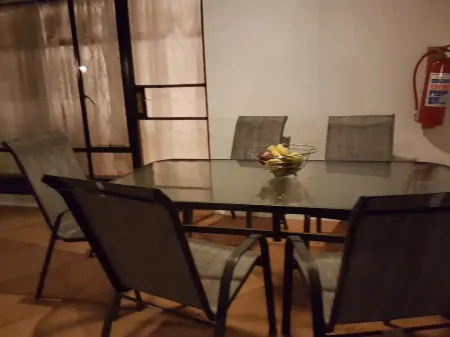 The Royal Princess Garden in Randburg Отели рядом с достопримечательностью «Melville Koppies»