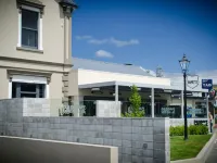 Racecourse Hotel and Motor Lodge Hotels near Dakota Park