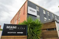 Miami Hotel Melbourne - Parkplatz