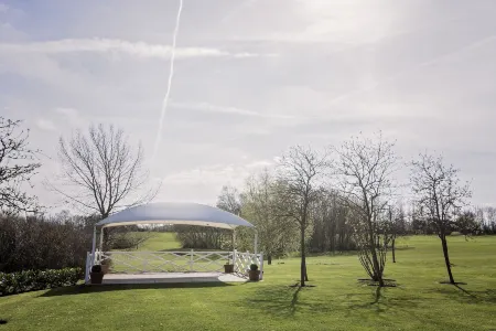 Mercure Milton Keynes Hotel Отели рядом с достопримечательностью «ANV Measurement Systems»