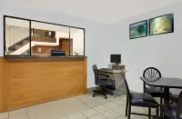 Super 8 by Wyndham Waynesboro Hotels in Waynesboro