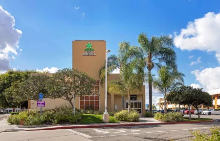 Extended Stay America Suites - Orange County - Irvine Spectrum Отели рядом с достопримечательностью «The Village at Irvine Spectrum Center»