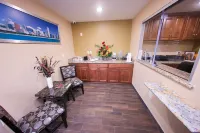 Garey Motel - parking