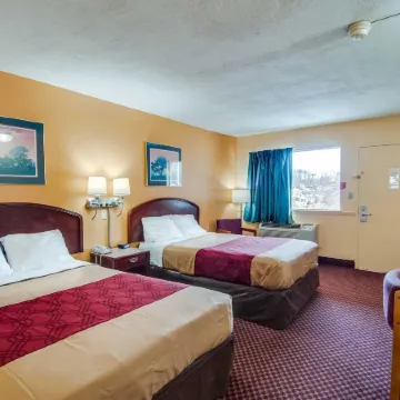 Econo Lodge Near Bluefield College