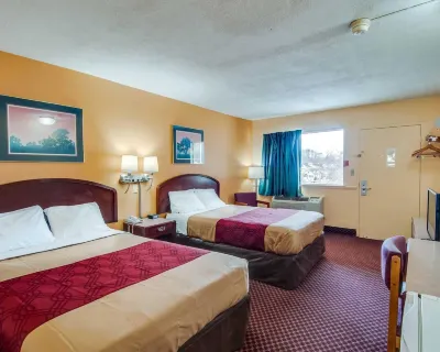 Econo Lodge Near Bluefield College Hotels near Airport Square Shopping Center