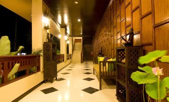 Kanok Buri Resort