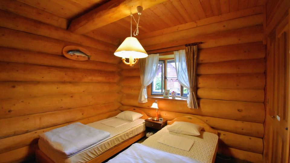 Canadian Log Cottage Takitaro