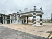 Sherman Inn Hotels in Sherman