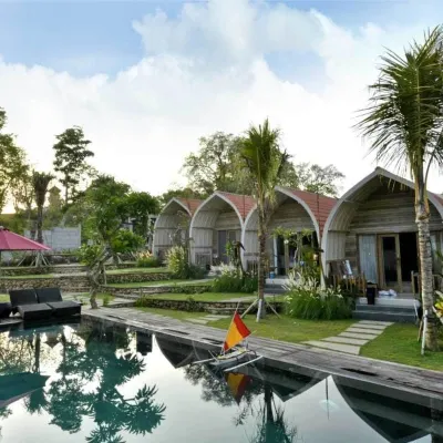 Kompyang Cottage Hotels near Sampalan Harbor