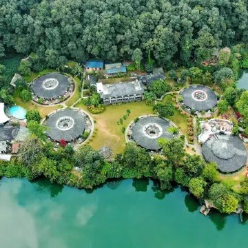 Fishtail Lodge by Annapurna