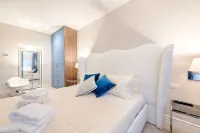 Luxury Blue River by Mmega Hotels in San Niccolo