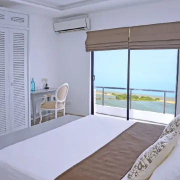 Villa Santé, Kalpitiya & Kite Surfing by TSC