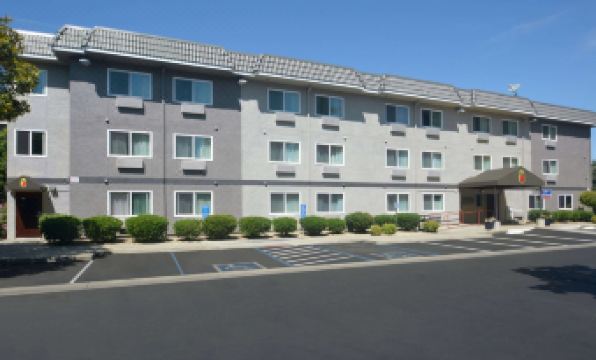 Super 8 by Wyndham Chico