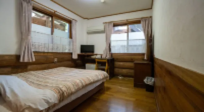 Pension and Log Cottage Hoshinoko Hotels near Sengataki Fall