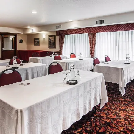 Comfort Suites