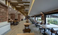 Beypalas Hotel فنادق في Beytepe Mahallesi