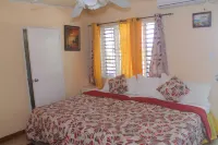 Hunter's Rest Villa Hotels near Prospect Great House