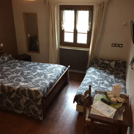 Auberge des Pyrénées Отели рядом с достопримечательностью «Канатная дорога Пик-дю-Миди»