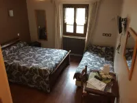 Auberge des Pyrénées Hotels in Campan