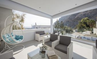 Blue Waves Suites & Apartments
