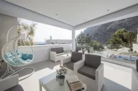 Blue Waves Suites & Apartments