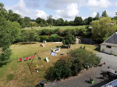 La Parisière Отели в г. Нотр-Дам-де-Санийи