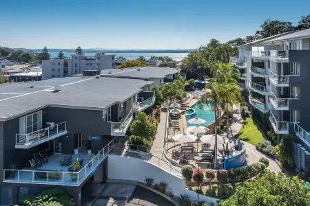 Mantra Nelson Bay Отели рядом с достопримечательностью «Dutchmans Beach Reserve»