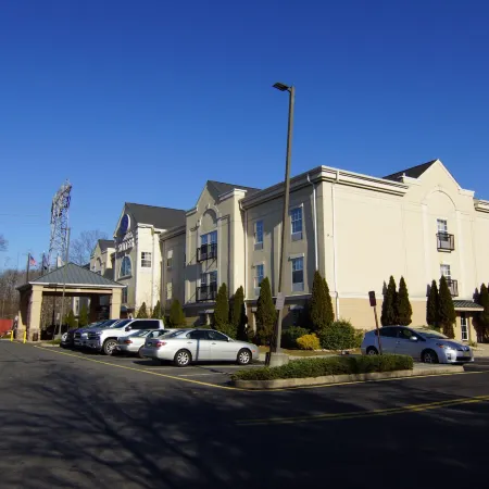 Comfort Suites Near University