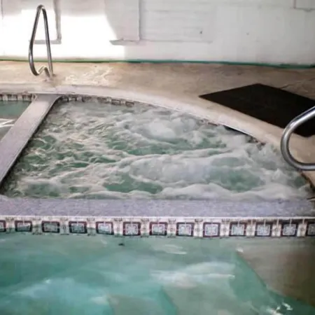 Coronada Inn & Suites