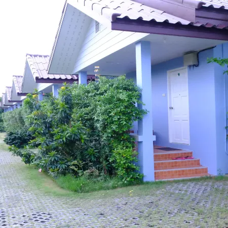 PT House Resort