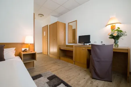 施威澤湖伊斯里酒店餐廳