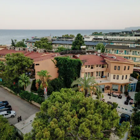 ALERIA BELPORT BEACH HOTEL