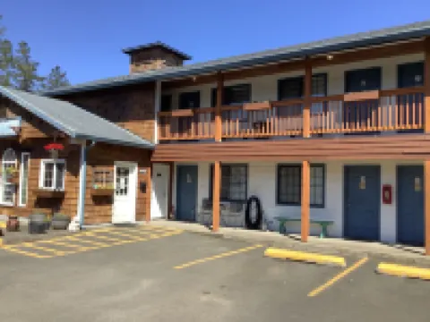 South Jetty Inn